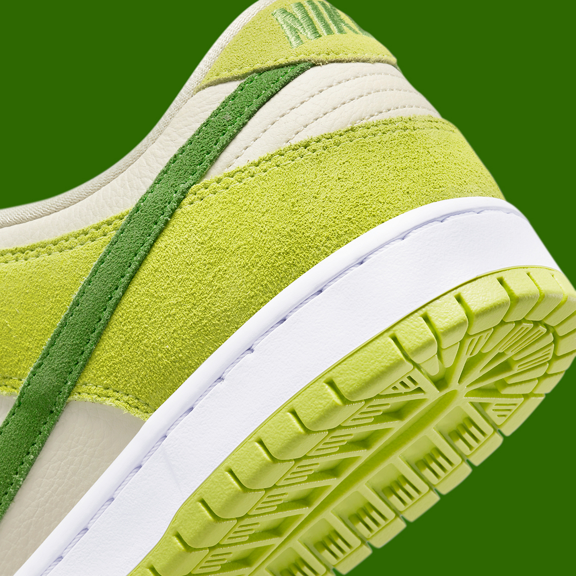 1649108376 840 Imagenes oficiales de las Nike SB Dunk Low Green Apple