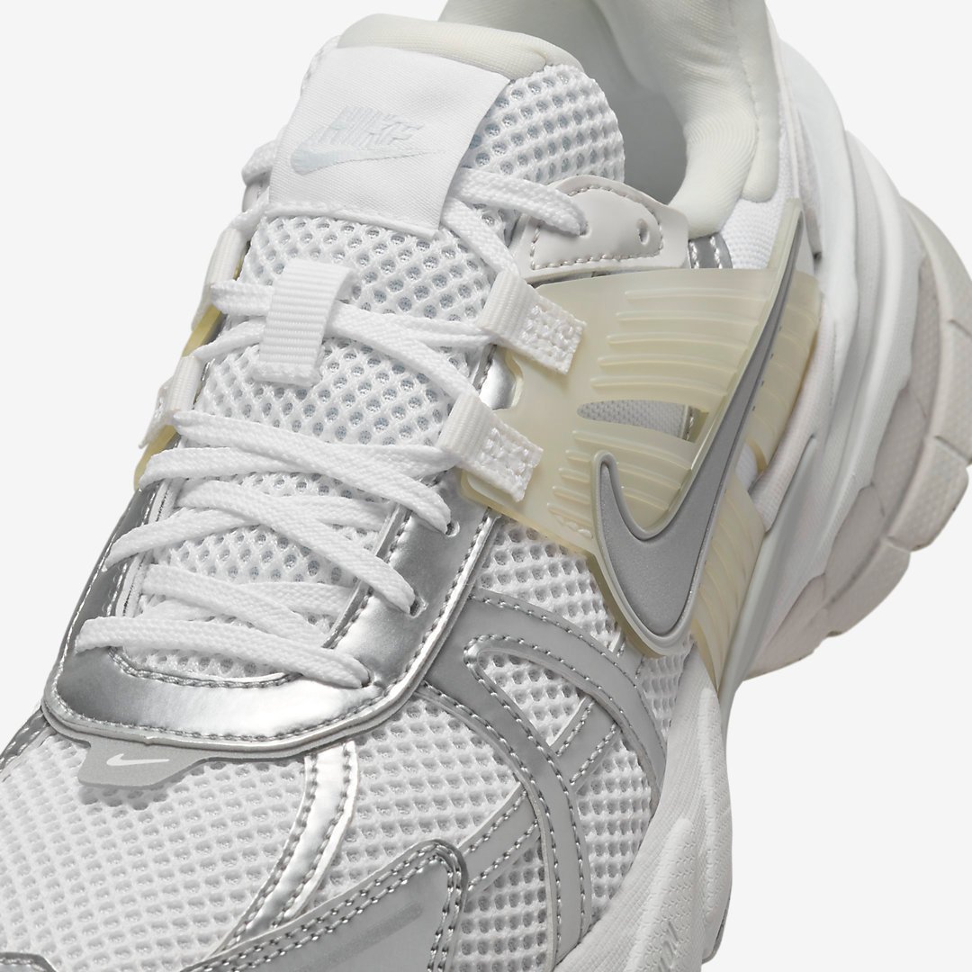 Nike V2K Run FD0736-104