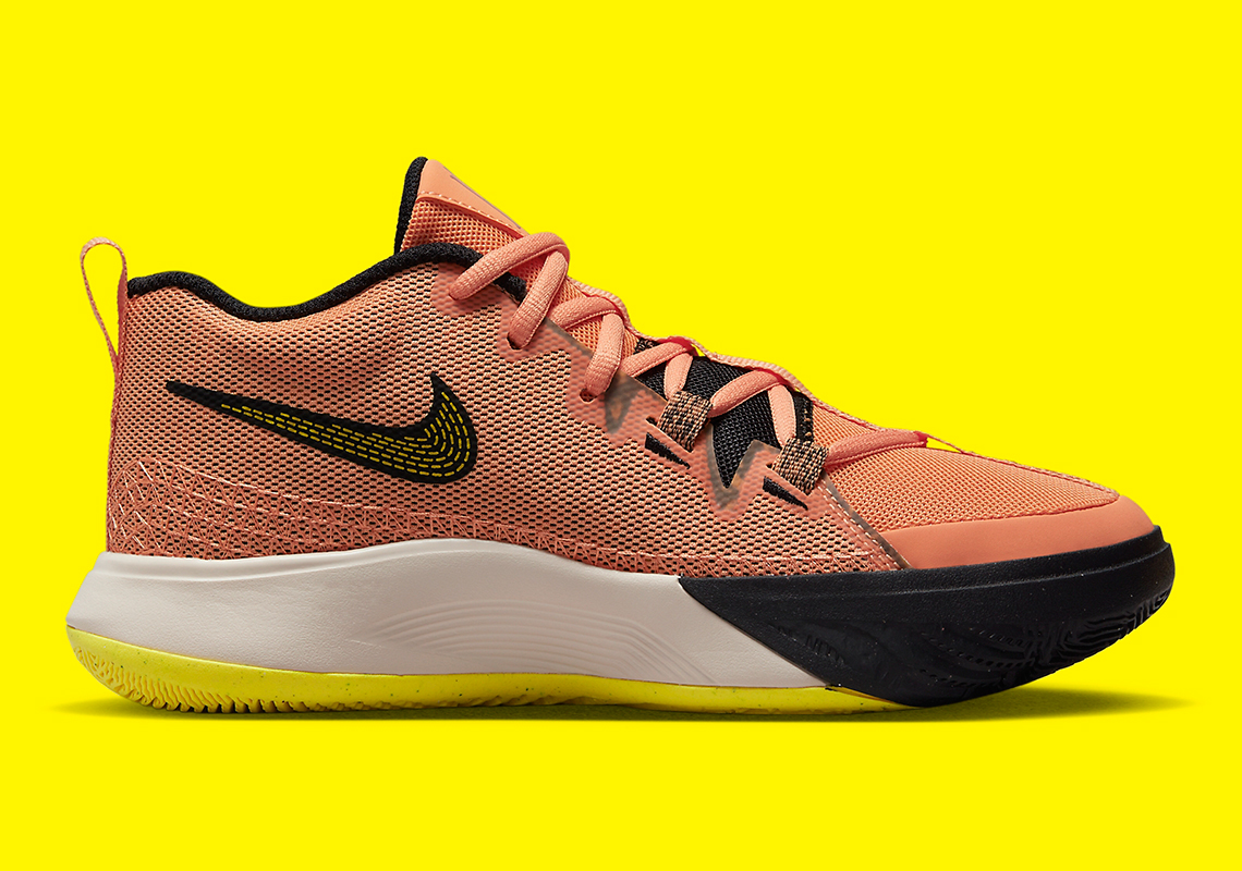 Amanecer en tonos naranja y amarillo en las Nike Kyrie